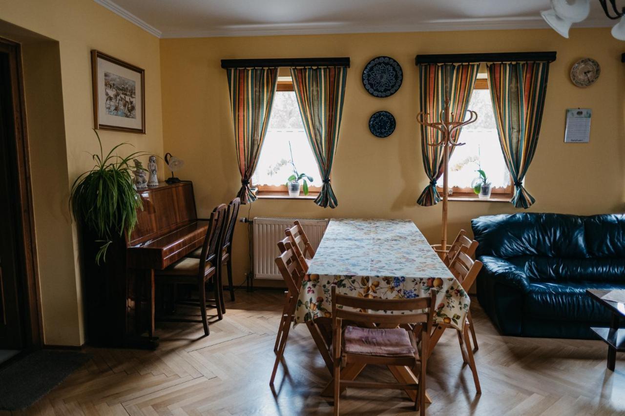 Отель Hemina Vendeghaz Тата Экстерьер фото